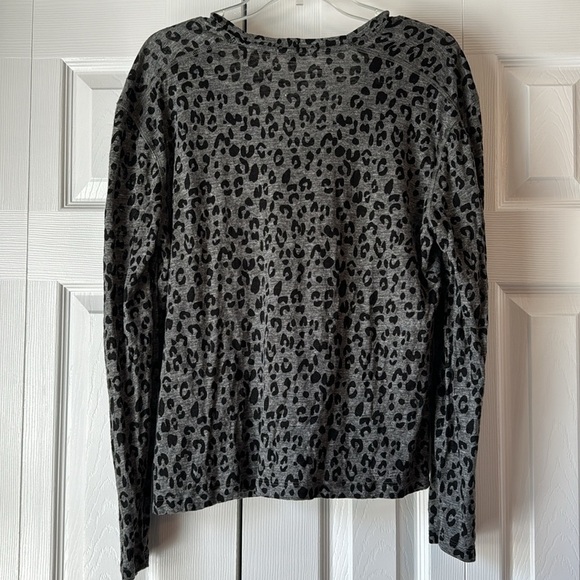 Rails Sami 100% linen charcoal leopard print long-sleeve v-neck top sz large - Picture 10 of 14